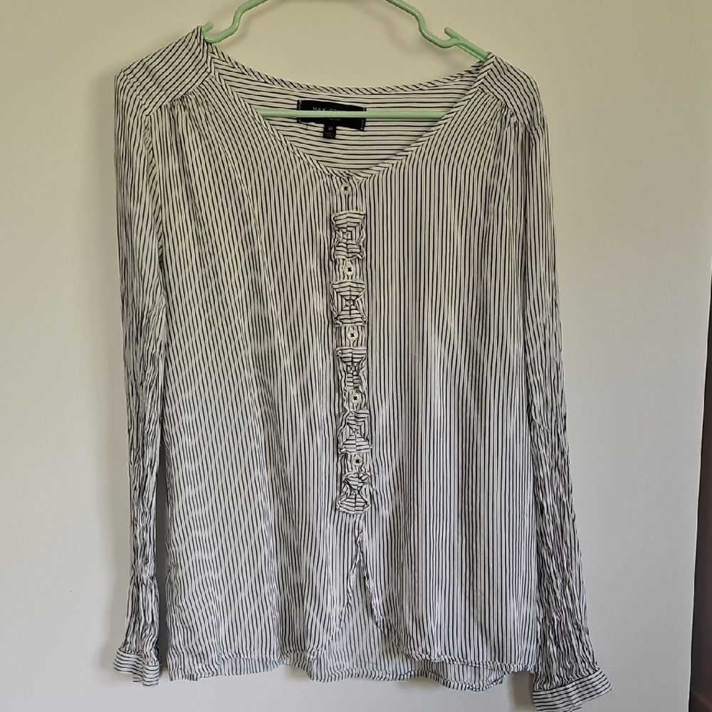 Max Studio Gray Ruffled Buttoned Blouse